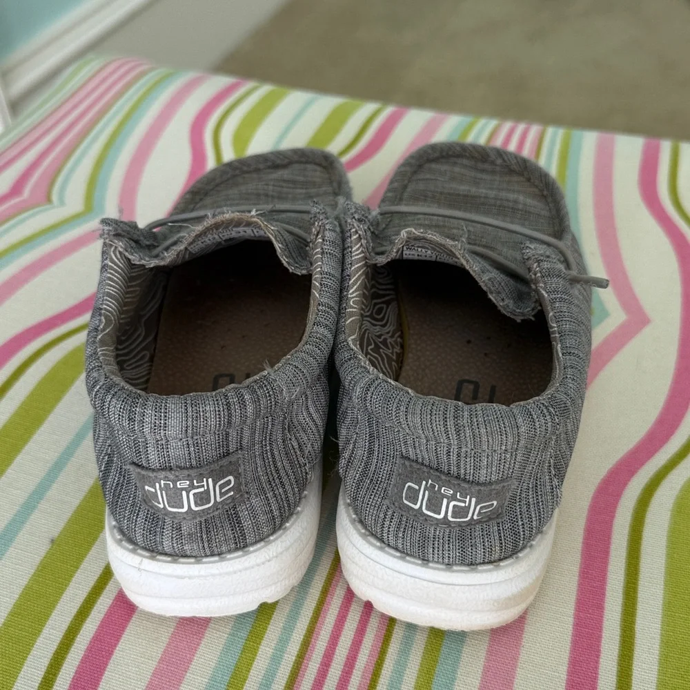 Kids Hey Dude Wally Youth, linen stone, kids slip on shoes size 12